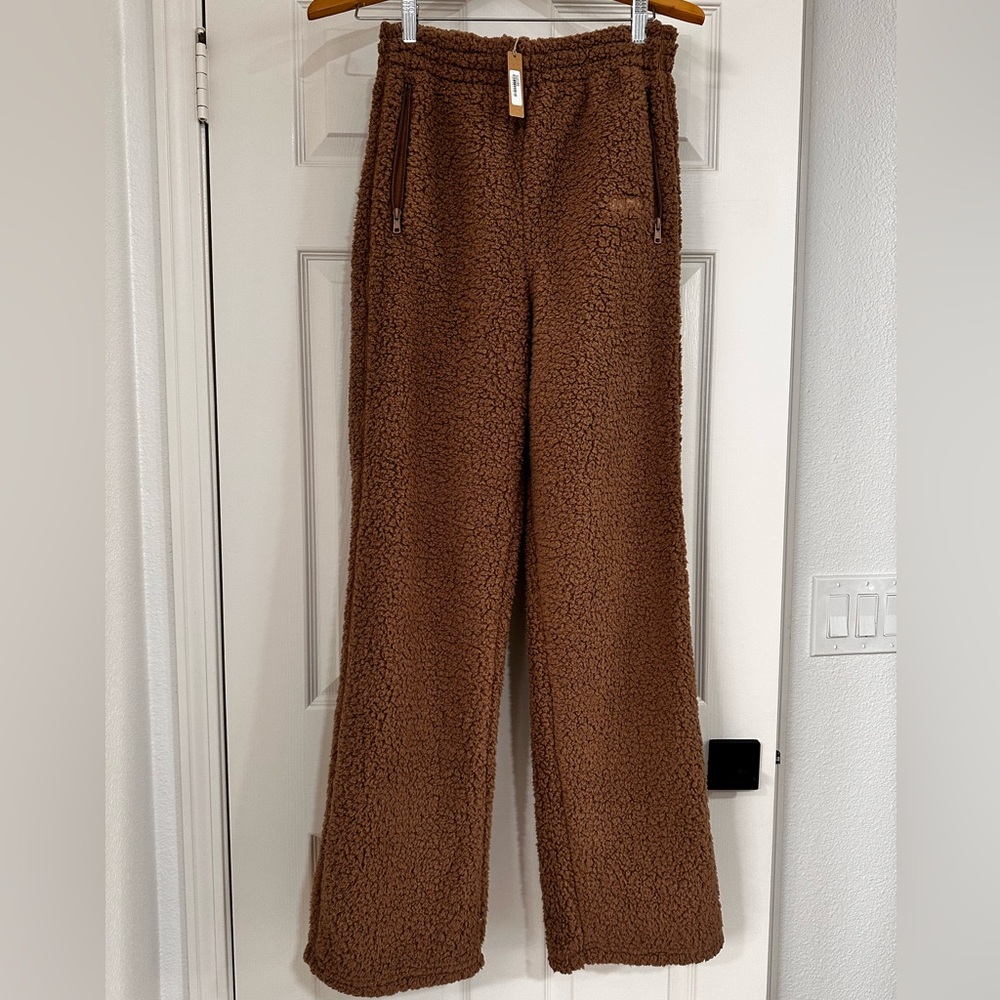 New w/tags - Skims Super Soft Teddy Pants size S